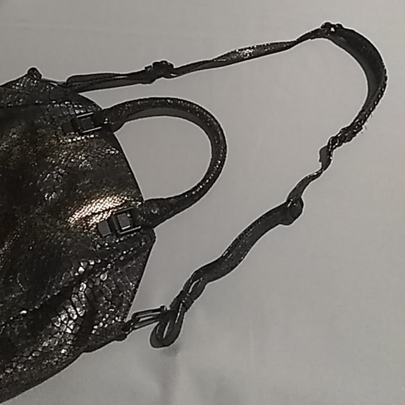 Elliott Lucca - Picture 4 of 8